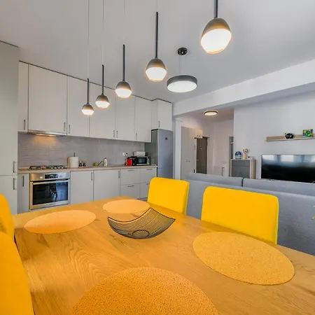 Yellow Oasis Apartment Cluj-Napoca